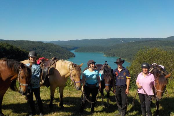 Randonnée à cheval dans le jura