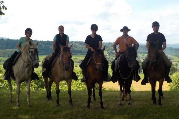 Randonnée à cheval dans le jura