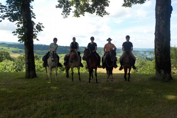 Randonnée à cheval dans le jura